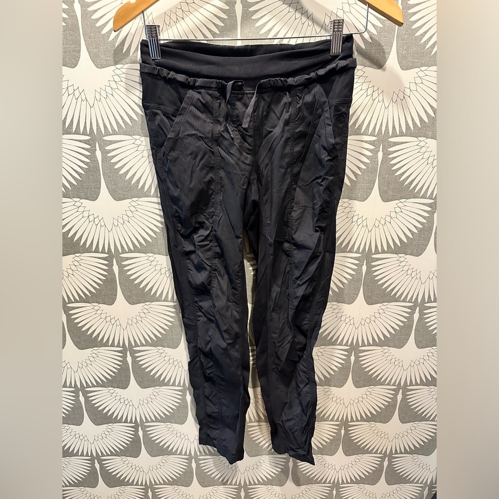 Lululemon studio pant, cropped at ankle, size 6